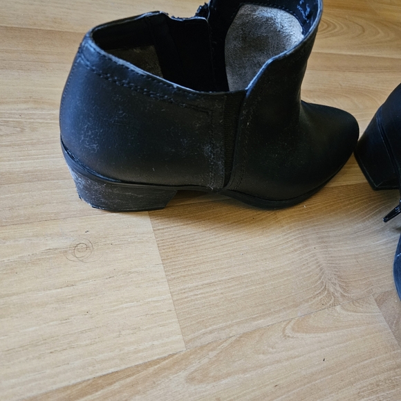 Naturalizer Black Booties Size 8 - Picture 6 of 6